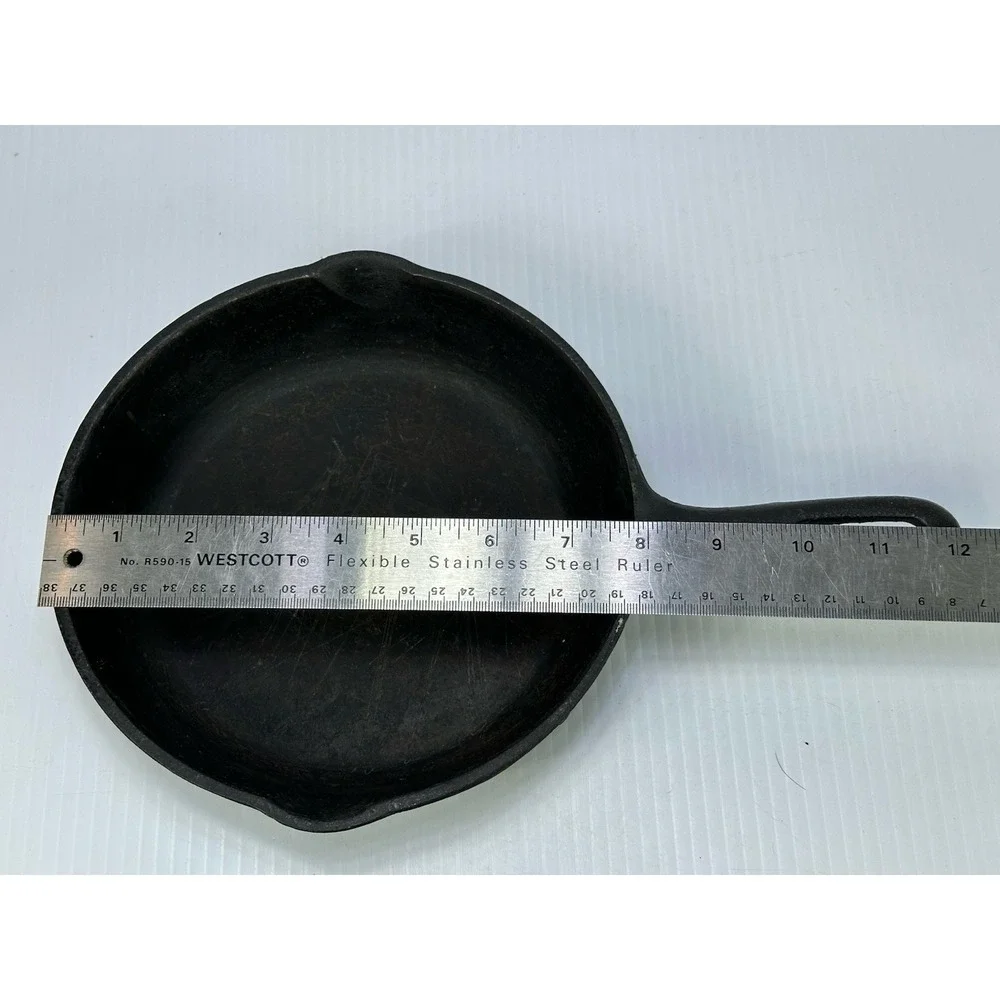 Vintage Unmarked Taiwan Double Spout Cast Iron Skillet Frying Pan‎ 8